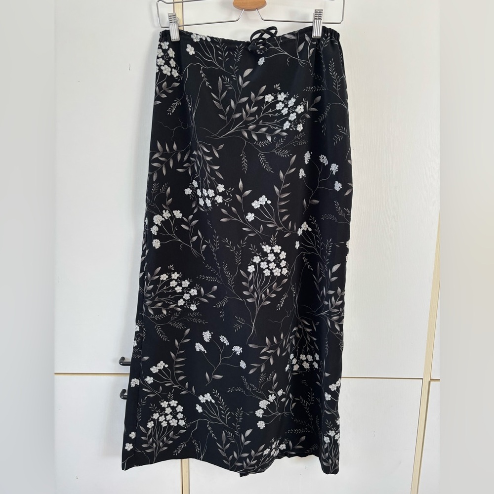 Vintage Floral Black White Small Midi Slip Skirt Cottagecore Fairycore Y2K